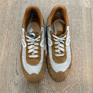 Loewe sneaker tan/white size 8/ European 38